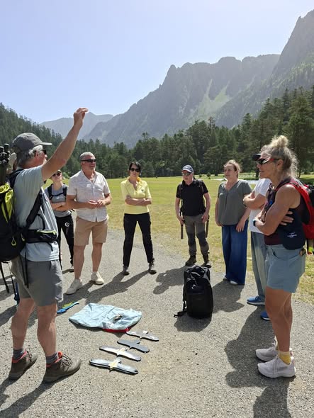 Groupe d’anciens sportifs de haut niveau lors d’une sortie en montagne à Cauterets